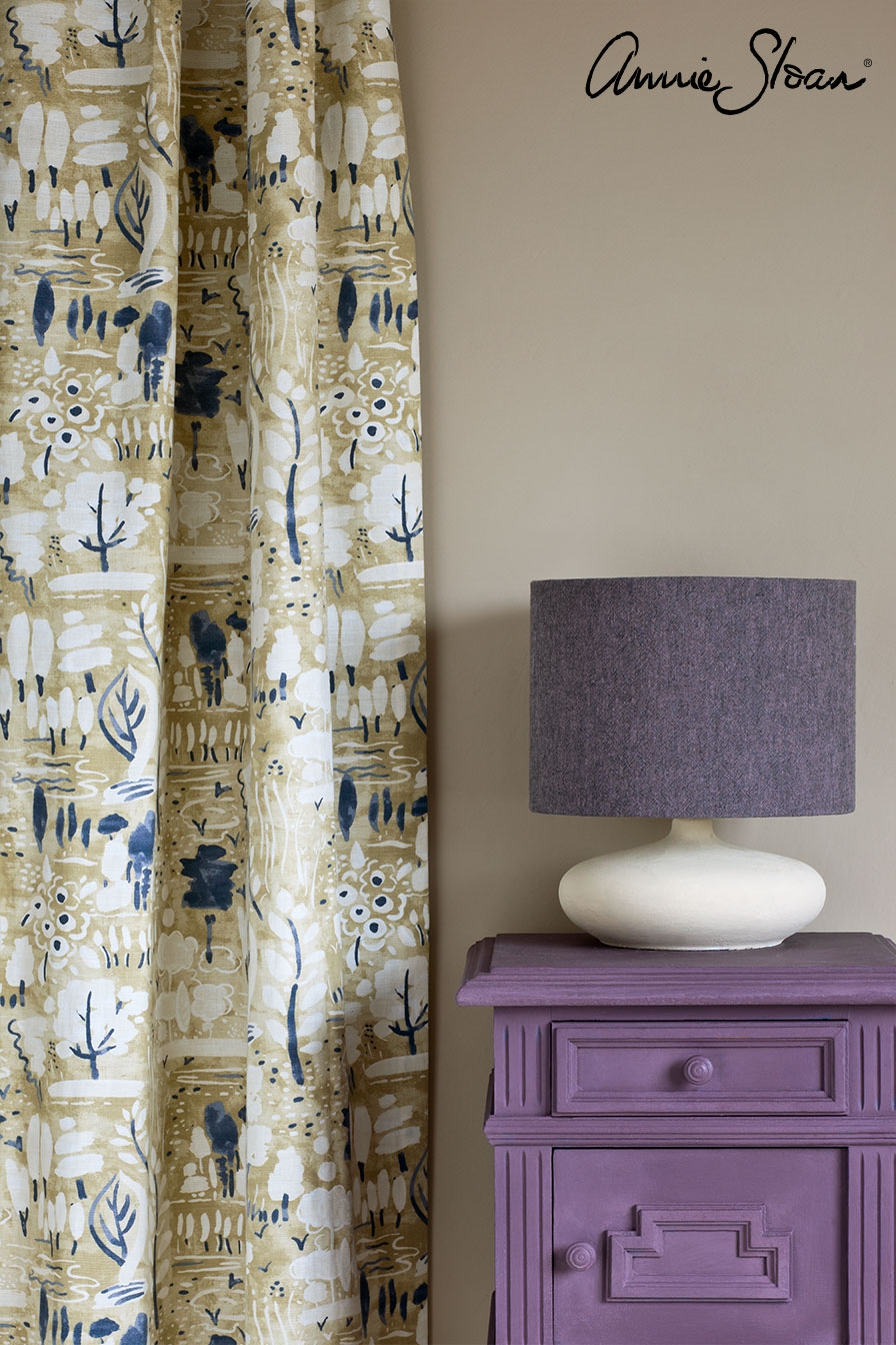 1597522211rodmell-side-table_-dulcet-in-versailles-curtain_-linen-union-in-emile-_-graphite-lampshade_-72dpi-image-3.jpg