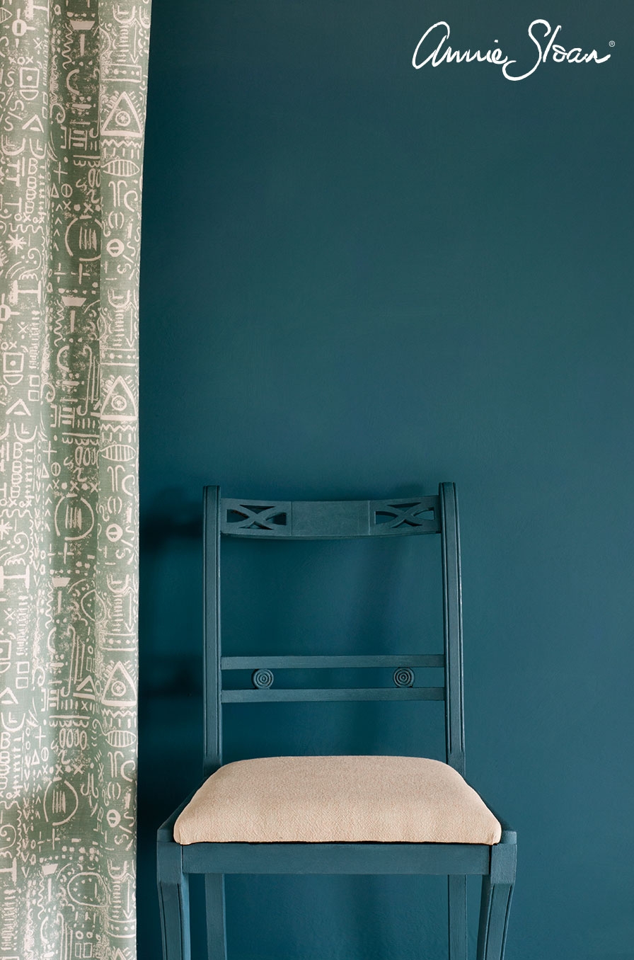 Aubusson Blue Wall Paint by Annie Sloan